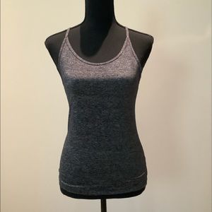 Nike top muscle tees for woman it’s in perfect condition.